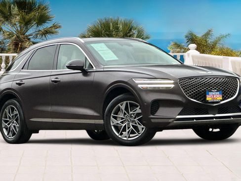 Used 2023 Genesis GV70 2.5T w/ Advanced Package image 2