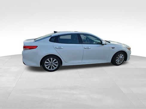 Used 2016 Kia Optima EX w/ Premium Package FWD image 8