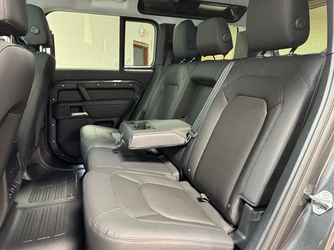 Used 2026 Land Rover Defender 110 S image 27
