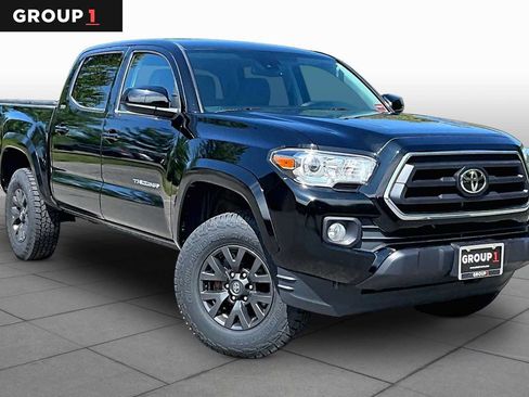 Certified 2023 Toyota Tacoma SR5 AWD/4WD image 3