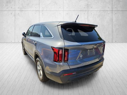 Used 2021 Kia Sorento LX FWD image 9