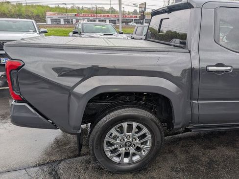 Certified 2025 Toyota Tacoma Limited AWD/4WD image 8