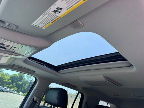 Used 2018 Chevrolet Tahoe LT AWD/4WD image 13