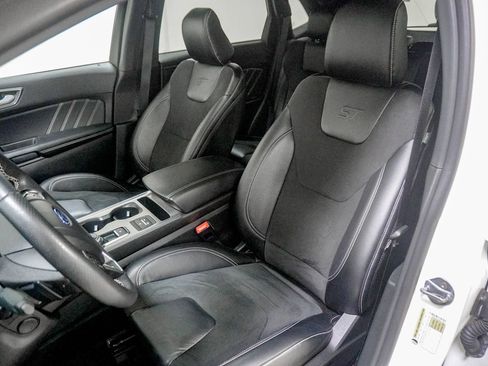 Used 2024 Ford Edge ST w/ Equipment Group 401A AWD/4WD image 19