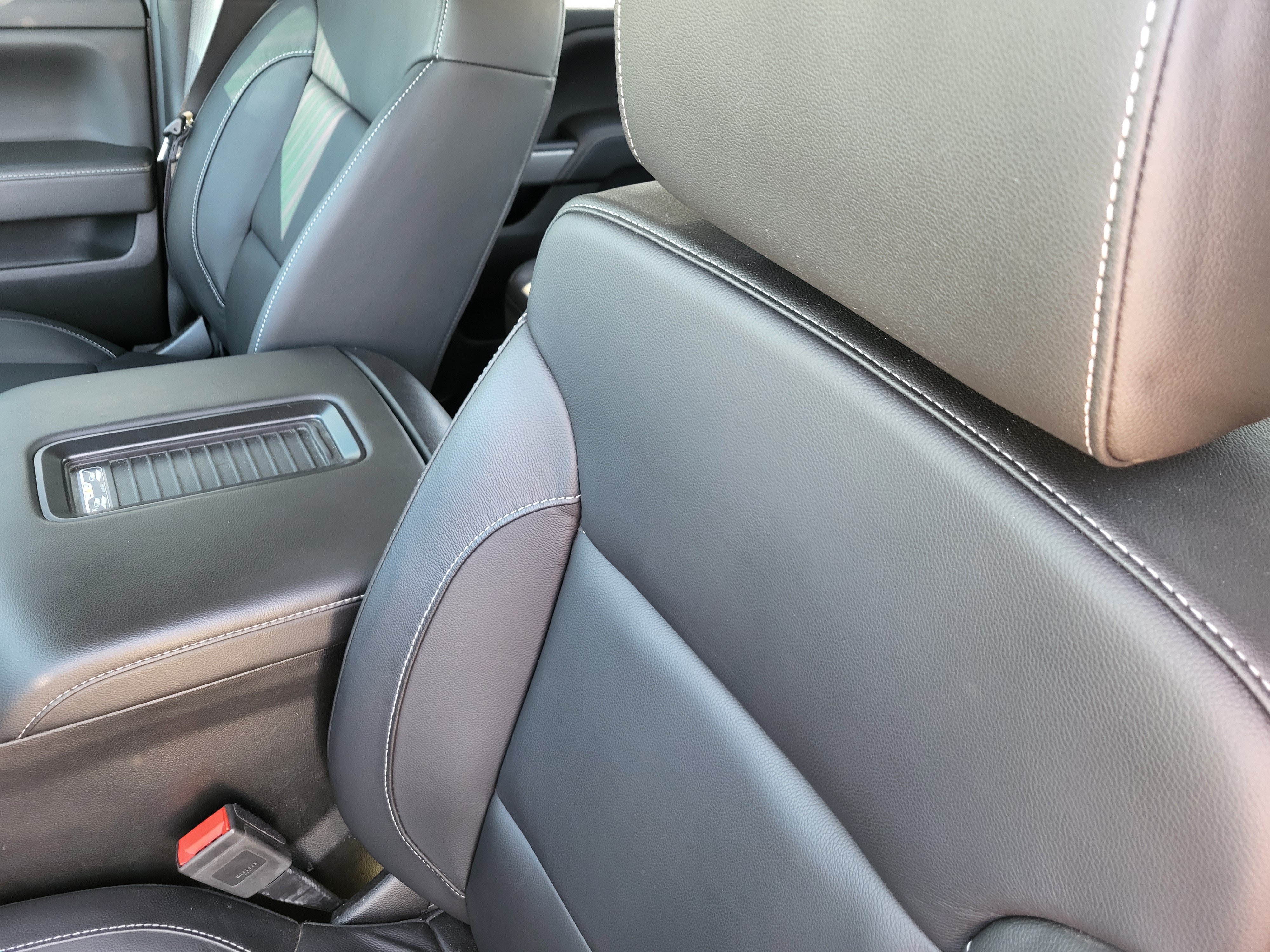 Used 2019 Chevrolet Silverado 2500 LTZ w/ Duramax Plus Package AWD/4WD image 15