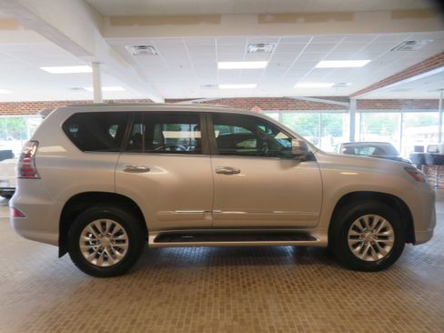 Used 2018 Lexus GX 460 Premium w/ Premium Package AWD/4WD image 69