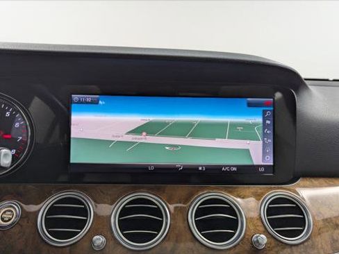 Used 2018 Mercedes-Benz E 300 image 27