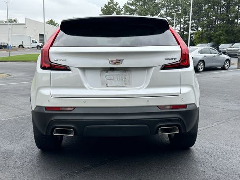 Used 2023 Cadillac XT4 Luxury w/ Cold Weather Package FWD image 12