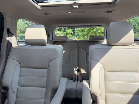 Used 2018 GMC Acadia Denali w/ Technology Package FWD image 6