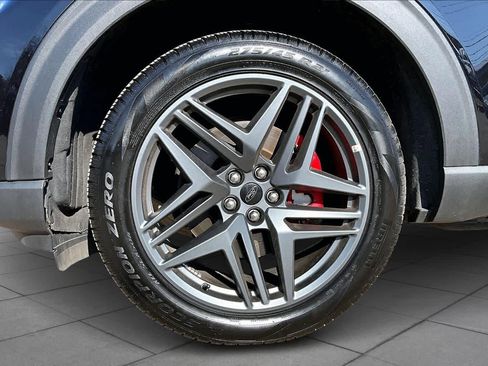 Used 2025 Ford Explorer ST-Line w/ ST-Line Street Pack image 11