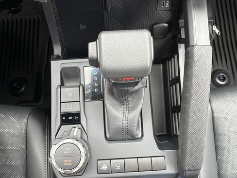 Certified 2025 Toyota Tacoma TRD Sport image 23