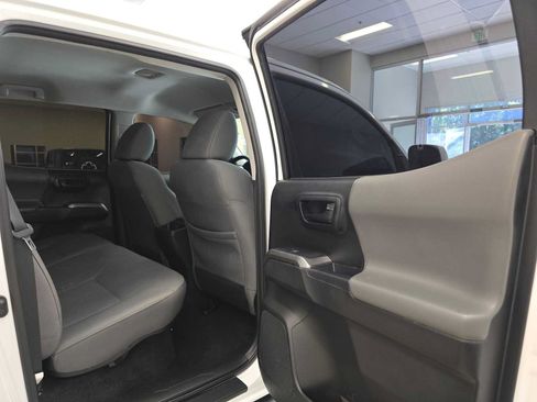 Used 2018 Toyota Tacoma SR5 AWD/4WD image 26