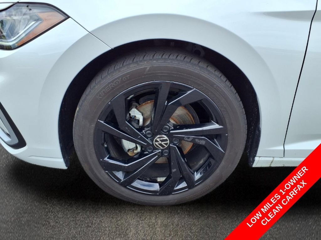 Used 2025 Volkswagen Jetta SE w/ Sunroof Package FWD image 26