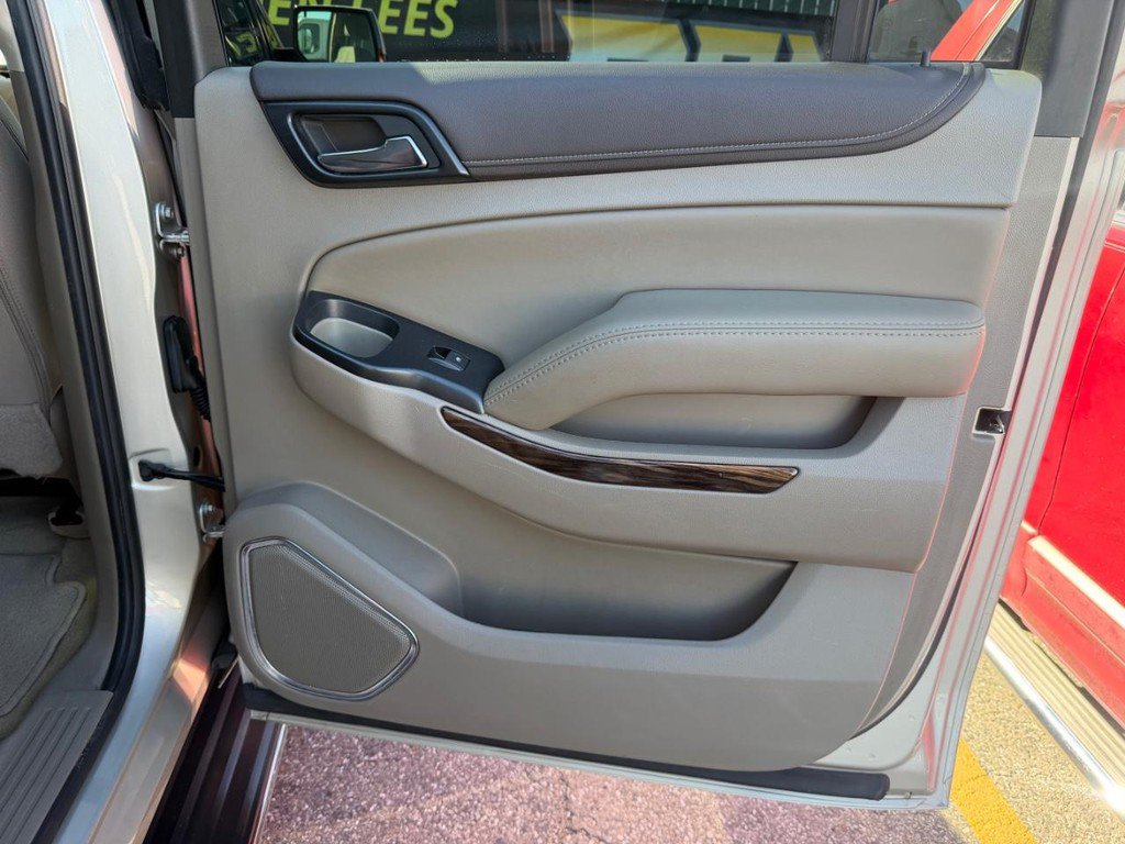 Used 2017 GMC Yukon XL SLE w/ Enhanced Driver Alert Package RWD image 39