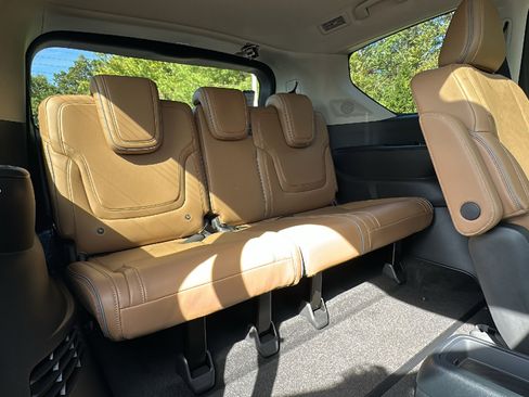 New 2026 INFINITI QX80 Luxe image 11