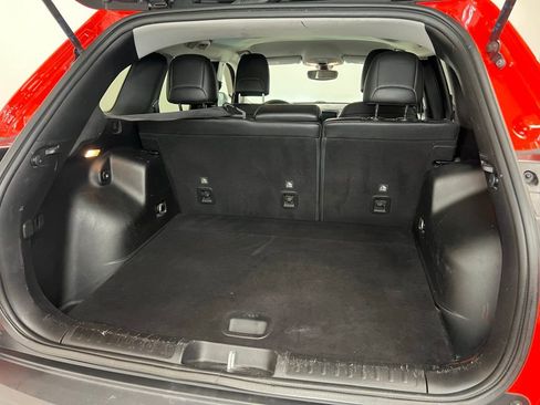 Used 2021 Jeep Cherokee Trailhawk image 7