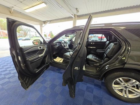 Used 2022 Ford Explorer XLT w/ Equipment Group 202A image 24