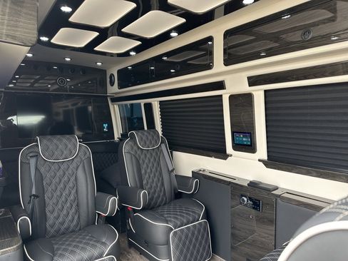 Used 2023 Mercedes-Benz Sprinter 3500 image 56