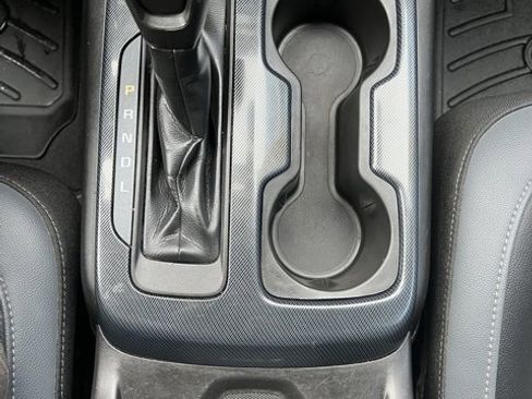 Used 2019 Chevrolet Colorado Z71 image 32