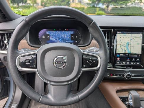 Used 2022 Volvo V90 B6 Cross Country w/ Protection Package AWD/4WD image 17