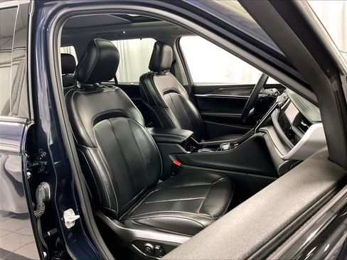 Used 2023 Jeep Grand Cherokee 4WD 4xe w/ Luxury Tech Group II image 11