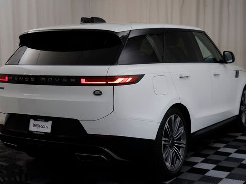 Used 2023 Land Rover Range Rover Sport SE image 18