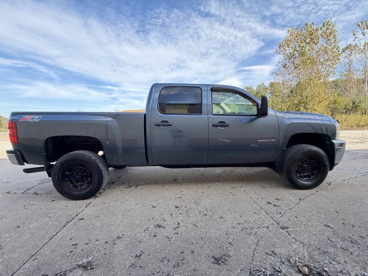 Used 2011 Chevrolet Silverado 2500 LT w/ Interior Plus Package AWD/4WD image 8