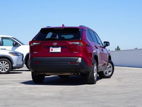 Used 2025 Toyota RAV4 XLE FWD image 7