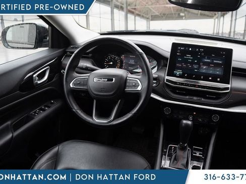 Used 2022 Jeep Compass Trailhawk w/ Trailhawk Convenience Group AWD/4WD image 16