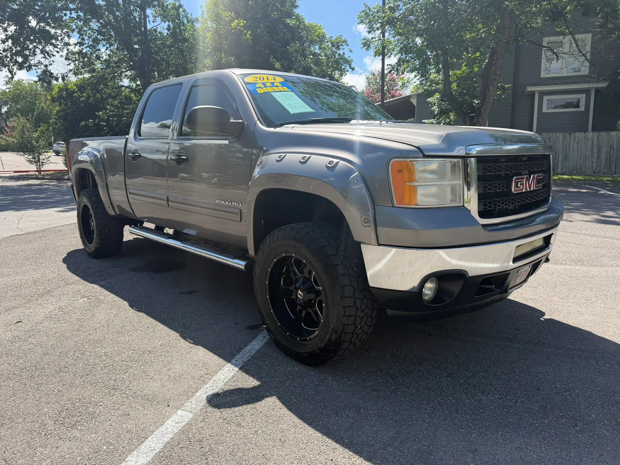 Used 2014 GMC Sierra 2500 SLE w/ SLE Preferred Package AWD/4WD image 3