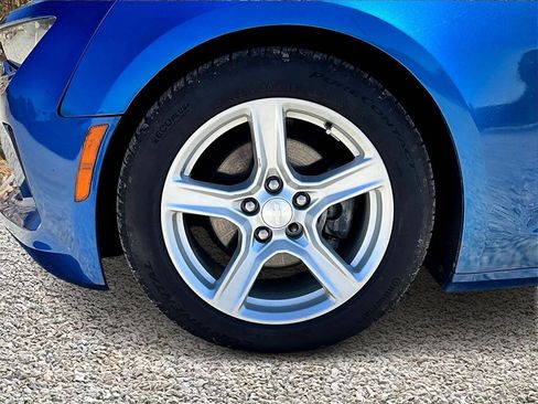 Used 2018 Chevrolet Camaro LT image 8