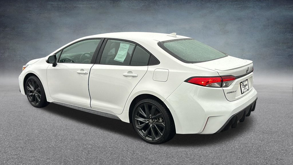 Used 2025 Toyota Corolla SE FWD image 5