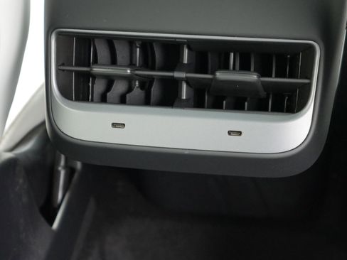 Used 2023 Tesla Model Y Long Range image 21