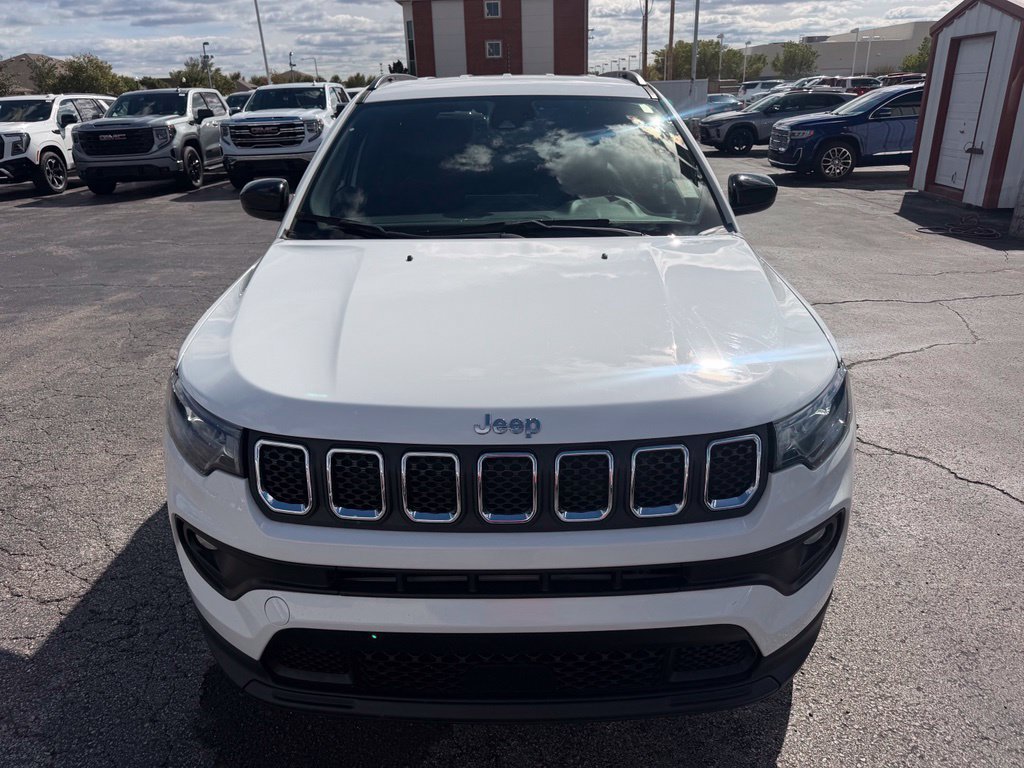 Used 2023 Jeep Compass Latitude AWD/4WD image 9
