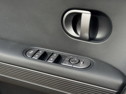 New 2026 Hyundai Ioniq 5 SEL image 18