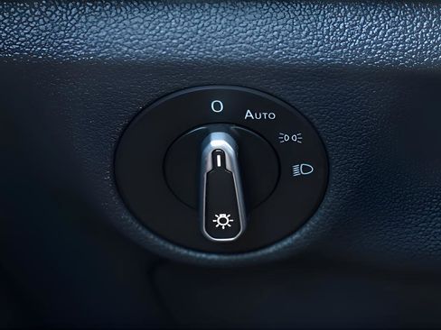 Used 2023 Volkswagen Jetta SEL image 21