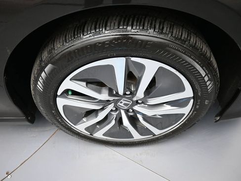 Used 2018 Honda Accord Touring image 12