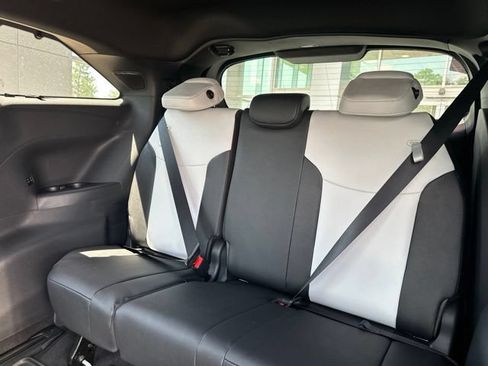 Certified 2026 Toyota Sienna XSE FWD image 6