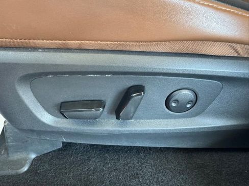 Used 2024 Nissan Pathfinder Platinum w/ Cargo Package image 22