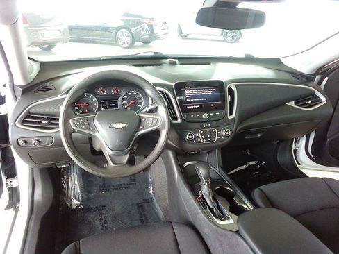 Used 2022 Chevrolet Malibu LT FWD image 7