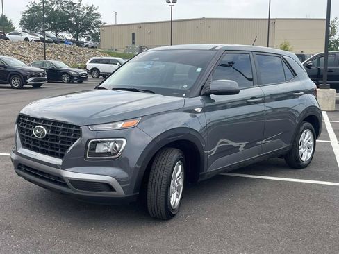 Certified 2026 Hyundai Venue SE FWD image 7