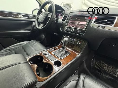 Used 2015 Volkswagen Touareg VR6 AWD/4WD image 19