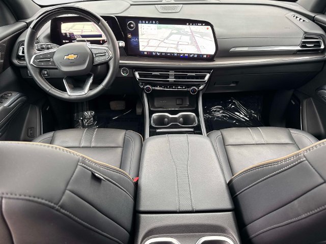 Used 2025 Chevrolet Traverse High Country AWD/4WD image 17
