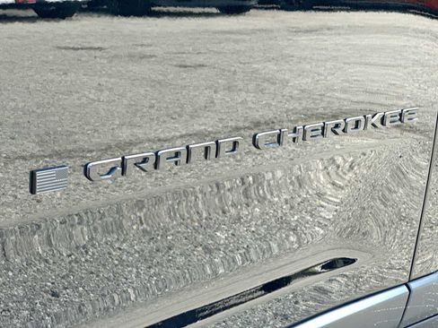 New 2026 Jeep Grand Cherokee Altitude RWD image 15