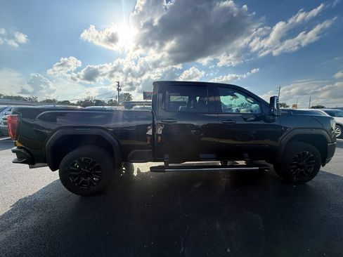 Used 2020 GMC Sierra 2500 Denali w/ Denali Ultimate Package AWD/4WD image 2
