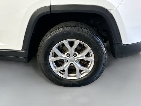 Used 2022 Jeep Grand Cherokee Limited AWD/4WD image 31