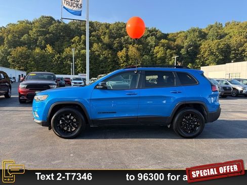 Used 2023 Jeep Cherokee Altitude Lux image 10