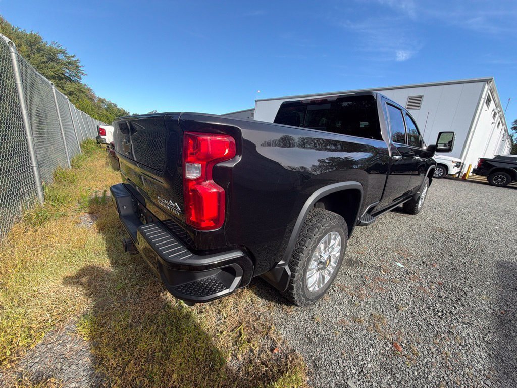 Used 2022 Chevrolet Silverado 2500 High Country w/ Z71 Off-Road Package AWD/4WD image 6