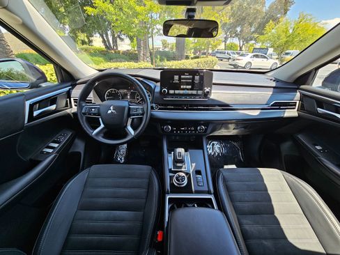 Used 2024 Mitsubishi Outlander SE Black Edition image 20