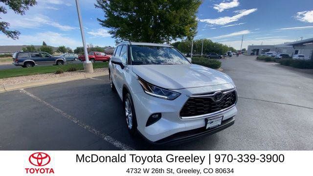 Certified 2025 Toyota Highlander Limited AWD/4WD image 2